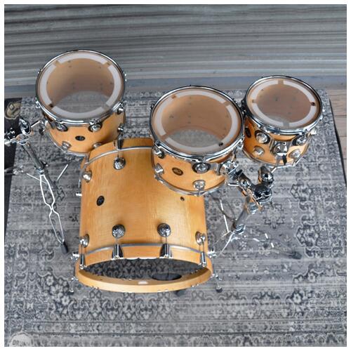 Image 7 - Dw Collectors Series 10" 12" 14" 22" Maple Shell drum kit in Flame Maple Natural Satin Oil